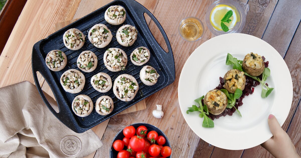 GRILOVANÉ ŠAMPIŇÓNY PLNENÉ SYROM A MEDVEDÍM CESNAKOM