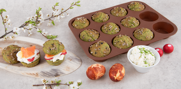 ŠPENÁTOVÉ BAGETKY S VAJÍČKOVOU NÁTIERKOU A LOSOSOM