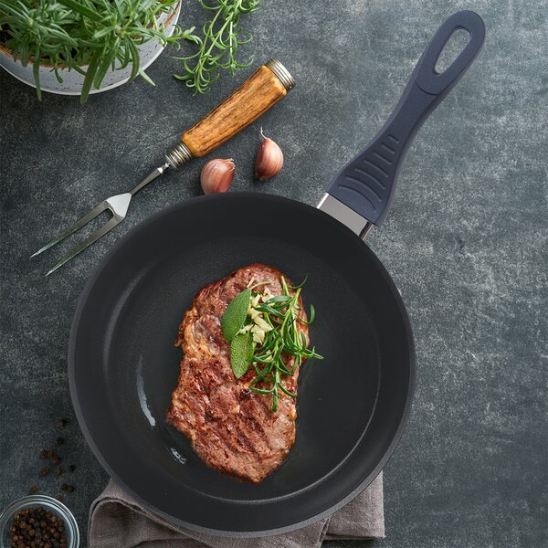 Panvica DIAMANT pr. 28 cm