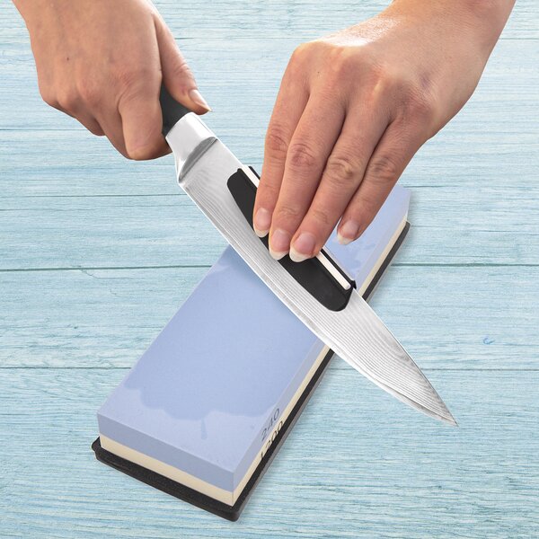 Brúsny kameň s podložkou a úchytom na nože