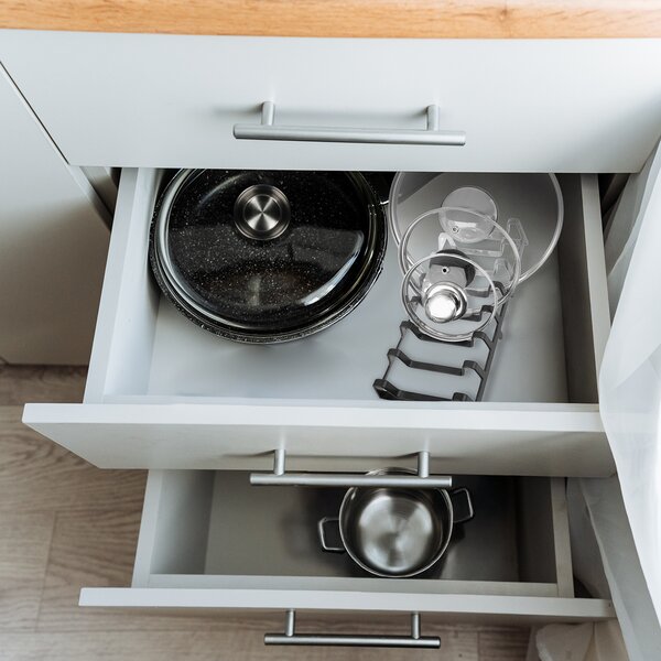 Odkvapkávač tanierov UROVNEJTO