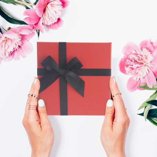 Darčeková krabica 15,5x15,5x8 cm