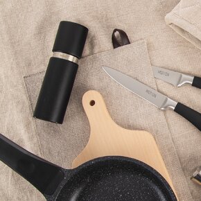 Mlynček na korenie BLACK