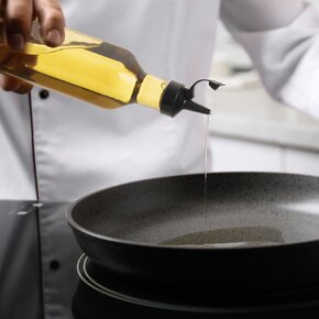 Fľaša s uzáverom a dávkovačom