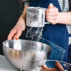 Mechanické sito na múku a cukor