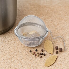 Čajítko-sitko závesné pr. 8,5 cm