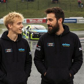 Mikina s kapucňou Orion NASCAR veľ. M